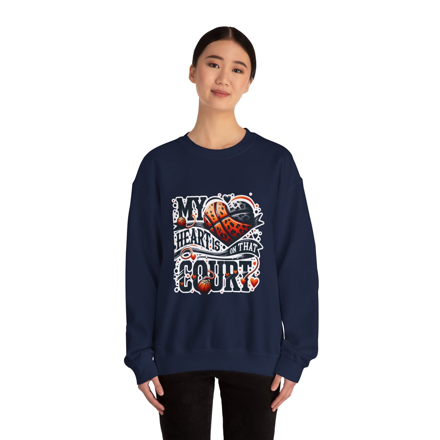 My heart is on that court - 🩷 Crewneck Sweatshirt