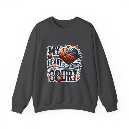 My heart is on that court - 🩷 Crewneck Sweatshirt