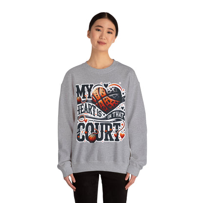 My heart is on that court - 🩷 Crewneck Sweatshirt