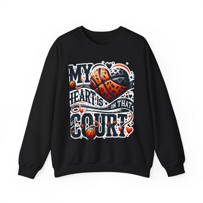 My heart is on that court - 🩷 Crewneck Sweatshirt