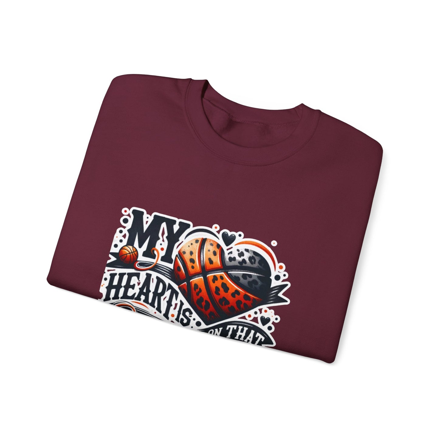 My heart is on that court - 🩷 Crewneck Sweatshirt