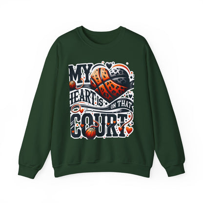 My heart is on that court - 🩷 Crewneck Sweatshirt