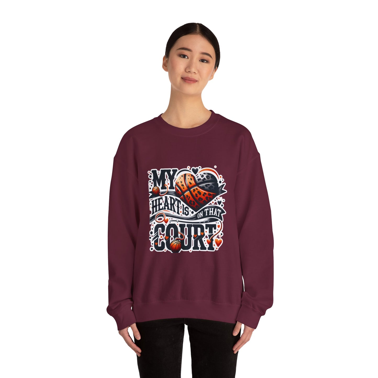 My heart is on that court - 🩷 Crewneck Sweatshirt